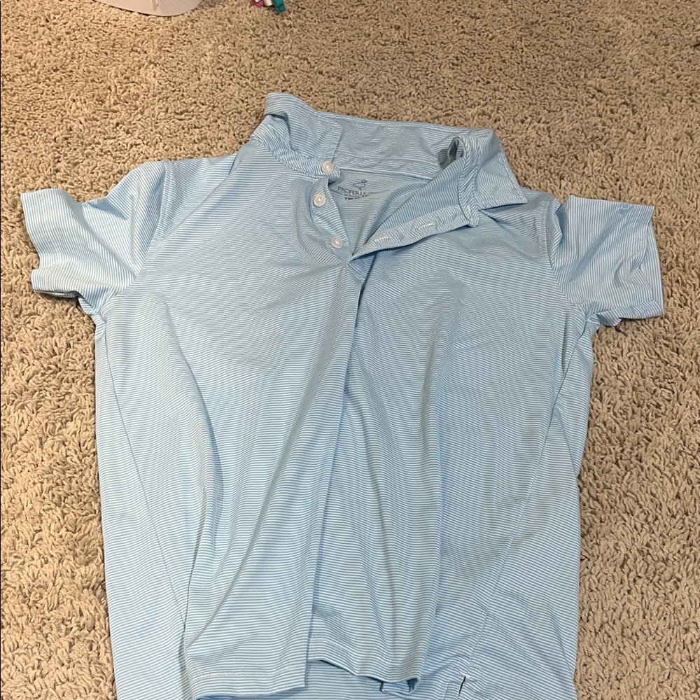 Properly Tied button up t shirt amazing condition!